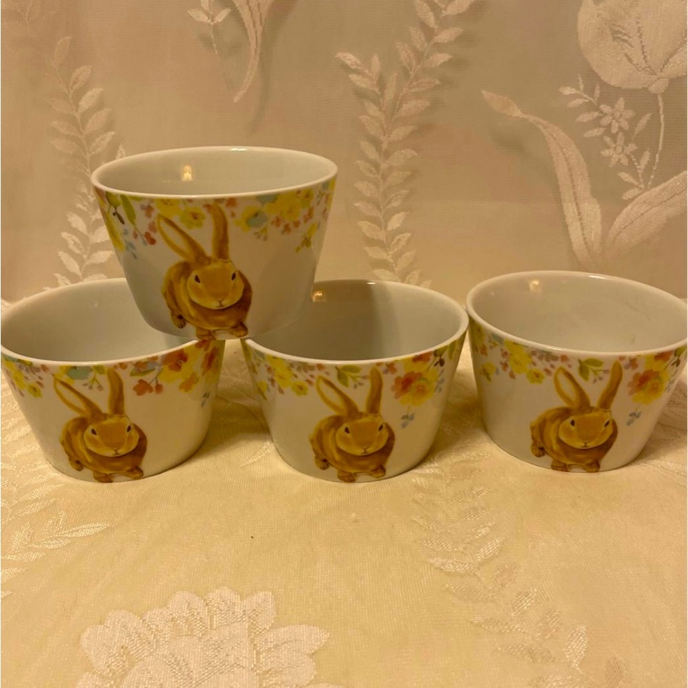 222 Fifth Sydney Easter Bunny Bowls. Set of 4. Never used. Only for Display.